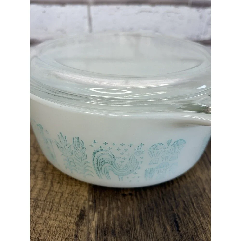 Pyrex Amish Butterprint Casserole with Lid 472 Vintage